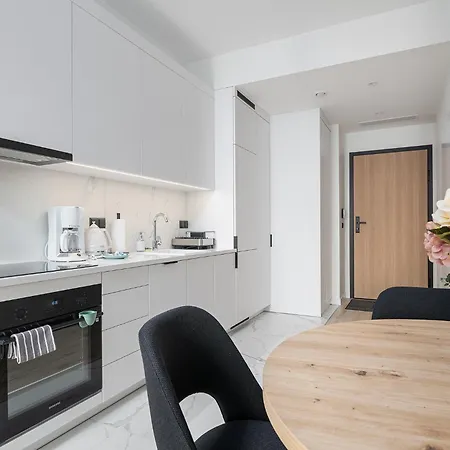 Rentplanet - Towarowa Towers Appartement Warschau