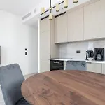 Lägenhet Rentplanet - Towarowa Towers *