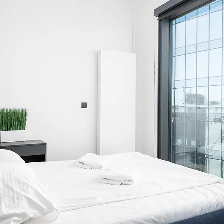 Rentplanet - Towarowa Towers Apartament *