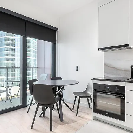 Rentplanet - Towarowa Towers Warszawa