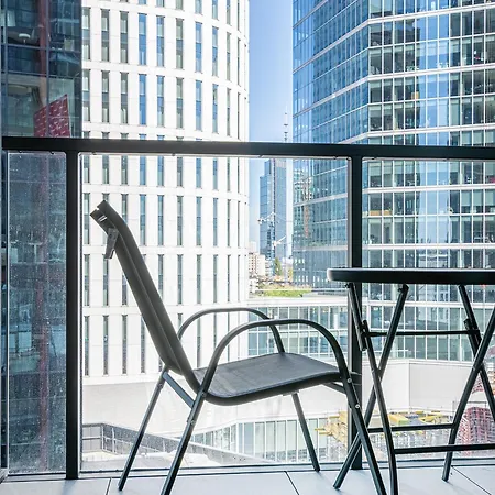 Rentplanet - Towarowa Towers Apartament