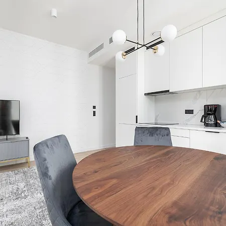 Rentplanet - Towarowa Towers Warschau