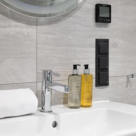 Rentplanet - Towarowa Towers Apartament