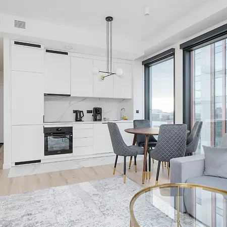 Rentplanet - Towarowa Towers Apartament