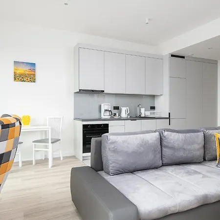 Rentplanet - Towarowa Towers Apartament *