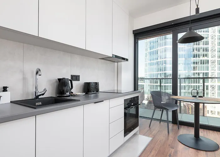 Apartment Rentplanet - Towarowa Towers Warsaw