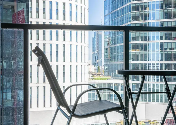 Rentplanet - Towarowa Towers Apartment