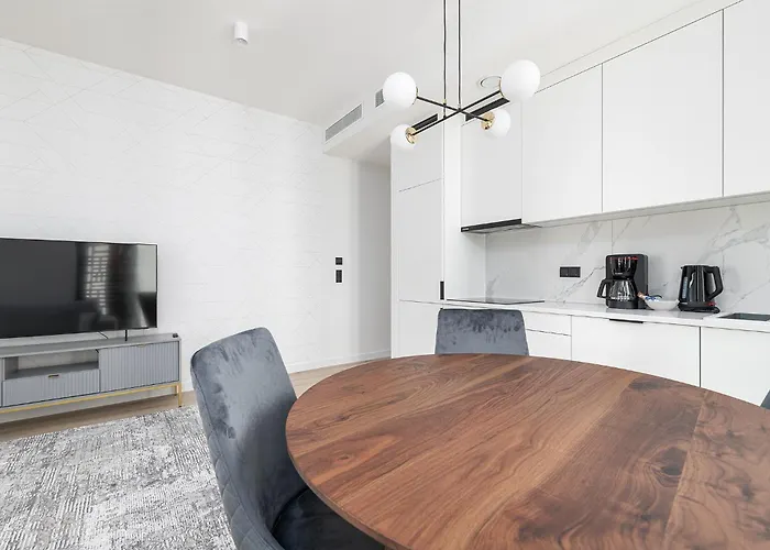 Rentplanet - Towarowa Towers Warsaw