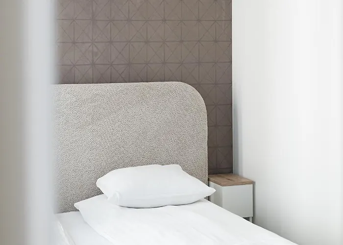 Rentplanet - Towarowa Towers Apartment *