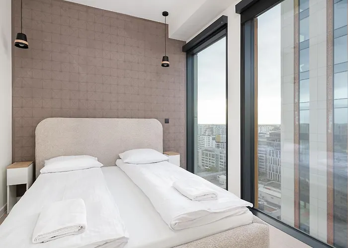 Rentplanet - Towarowa Towers Apartment Warsaw