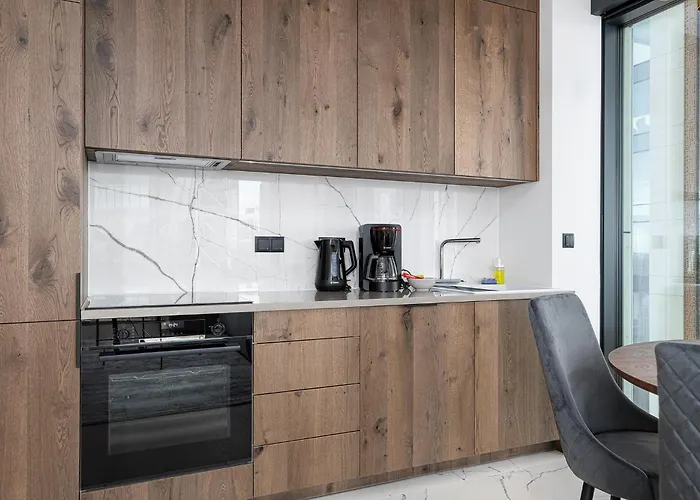 Rentplanet - Towarowa Towers Apartment *