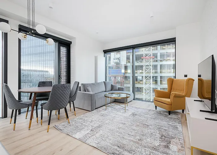 Rentplanet - Towarowa Towers Apartment