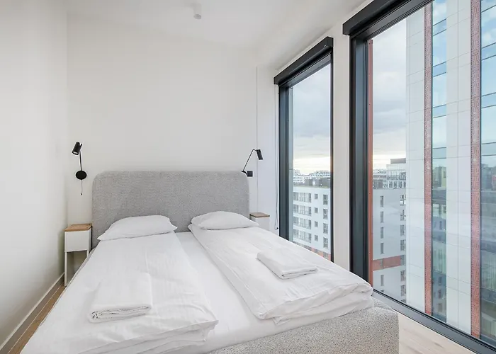 Rentplanet - Towarowa Towers Apartment