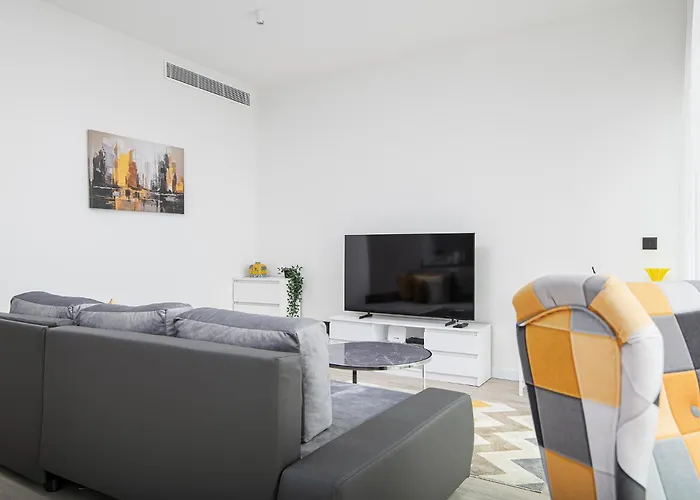 Rentplanet - Towarowa Towers Warsaw