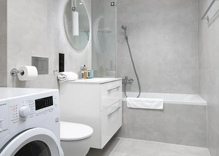 Rentplanet - Towarowa Towers Apartment Warsaw