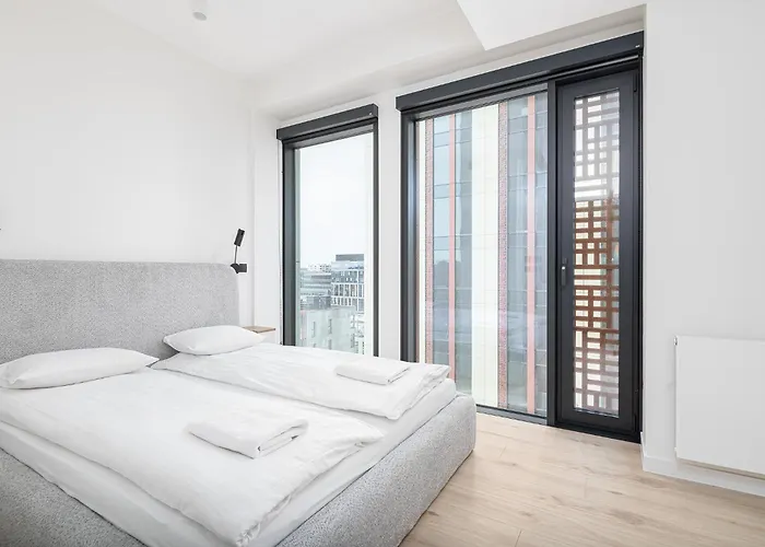 Rentplanet - Towarowa Towers Apartment Warsaw