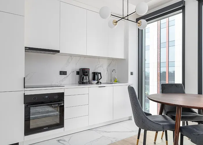 Rentplanet - Towarowa Towers Warsaw