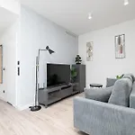 Rentplanet - Towarowa Towers Daire