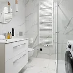 Rentplanet - Towarowa Towers Varşova