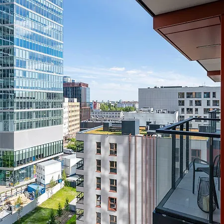 Rentplanet - Towarowa Towers Lejlighed *