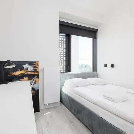 Lejlighed Rentplanet - Towarowa Towers Warszawa