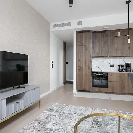 Rentplanet - Towarowa Towers Lejlighed