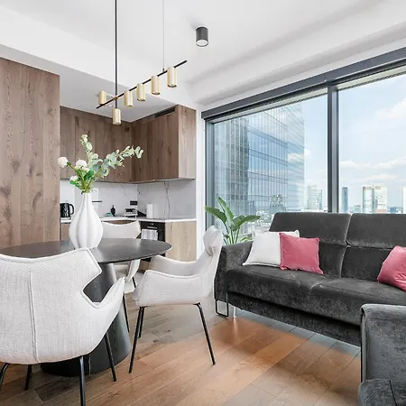 Rentplanet - Towarowa Towers Lejlighed